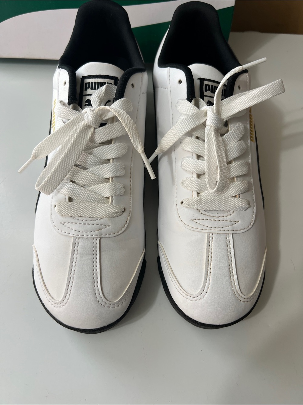 Puma Roma 24 Men’s Sneakers in White and Black with Gold Logo - Picture 9 of 13